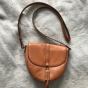 Stella & Dot Covet tan leather handbag